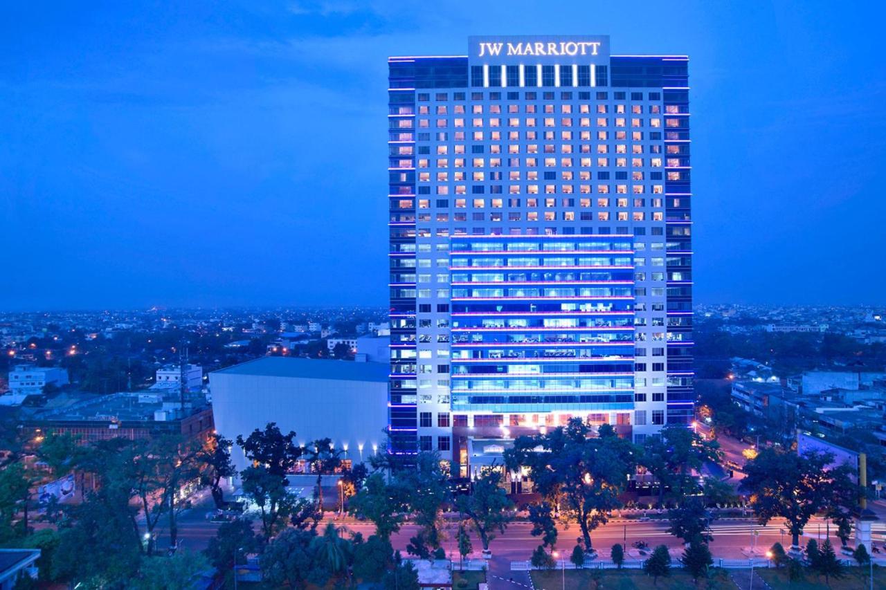 Jw Marriott Hotel Medan Exterior photo